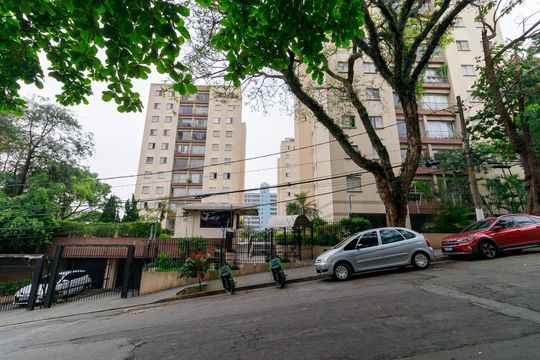 Fachada de apartamento para alugar com 2 quartos, 70m² em Nova Piraju, São Paulo