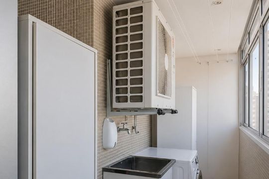 Varanda de apartamento à venda com 2 quartos, 116m² em Vila Nova Conceição, São Paulo