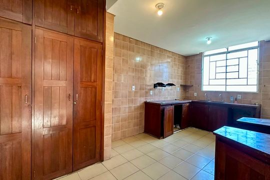 Cozinha  de casa para alugar com 3 quartos, 212m² em Serra, Belo Horizonte