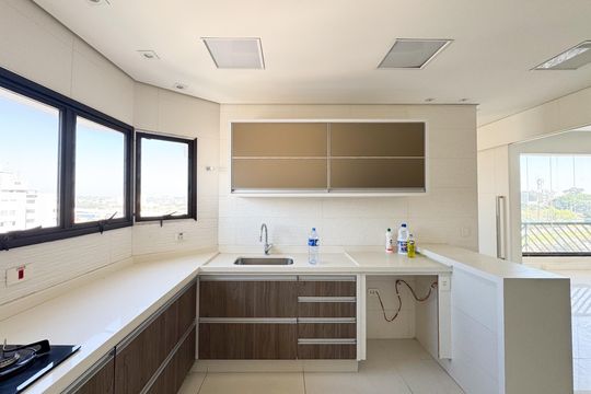 Cozinha  de apartamento à venda com 3 quartos, 320m² em Vila Dayse, São Bernardo do Campo