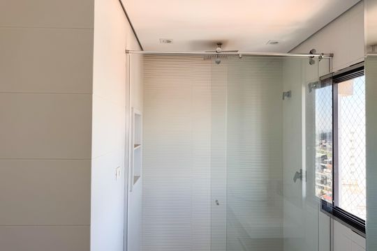 Banheiro - Suíte 1 de apartamento à venda com 3 quartos, 320m² em Vila Dayse, São Bernardo do Campo