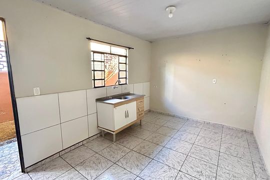 Cozinha de casa para alugar com 1 quarto, 45m² em Jardim Ipanema, Guarulhos