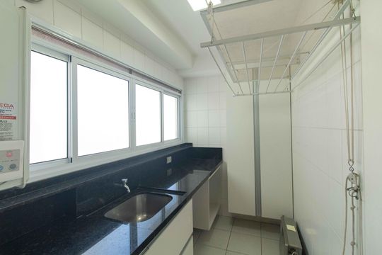 Área de Serviço de apartamento para alugar com 3 quartos, 150m² em Pinheiros, São Paulo