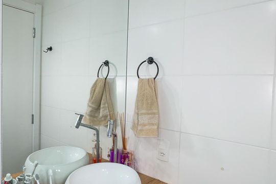 Banheiro da Suíte de apartamento para alugar com 1 quarto, 32m² em Jardim Caravelas, São Paulo