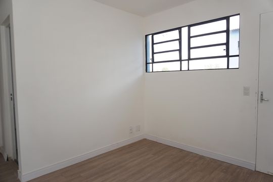 Sala de apartamento para alugar com 2 quartos, 55m² em Conjunto Habitacional Parque Valo Velho Ii, Embu das Artes
