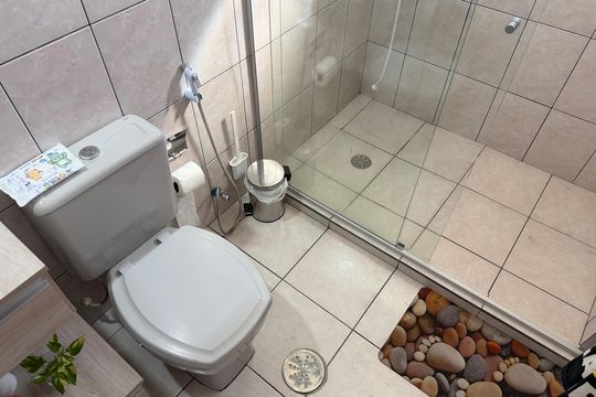 Banheiro de apartamento para alugar com 2 quartos, 65m² em Aparecida, Santos