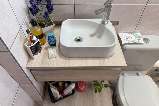 Banheiro de apartamento para alugar com 2 quartos, 65m² em Aparecida, Santos