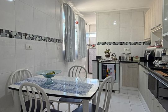 Cozinha e Área de Serviço de apartamento para alugar com 2 quartos, 65m² em Aparecida, Santos