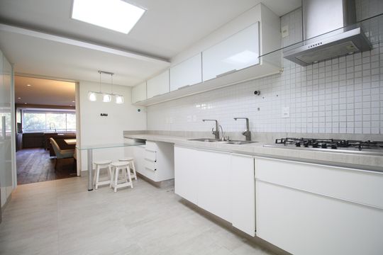 Apartamento à venda com 3 quartos, 141m² em Morumbi, São Paulo