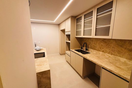 Cozinha de apartamento para alugar com 3 quartos, 124m² em Alphaville Industrial, Barueri