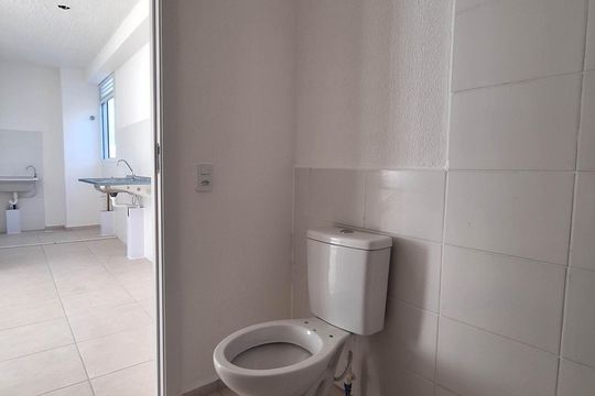 Banheiro de apartamento para alugar com 2 quartos, 36m² em Várzea das Mocas, Niterói