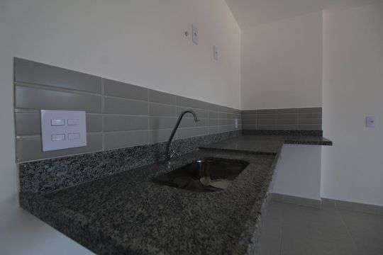 Sala - Cozinha de kitnet/studio à venda com 1 quarto, 32m² em Taquara, Rio de Janeiro
