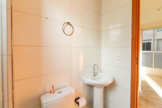 Banheiro de apartamento para alugar com 2 quartos, 45m² em São Luiz, Gravataí