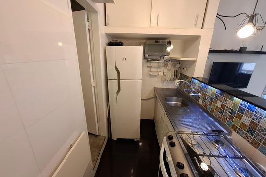 Cozinha  de apartamento para alugar com 1 quarto, 29m² em Botafogo, Rio de Janeiro