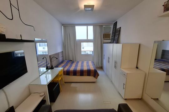 Sala/Quarto  de apartamento para alugar com 1 quarto, 29m² em Botafogo, Rio de Janeiro