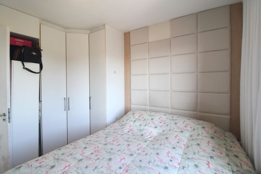 Quarto 1 de apartamento à venda com 2 quartos, 57m² em Interlagos, São Paulo