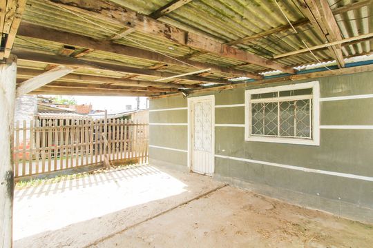 Área externa de casa para alugar com 2 quartos, 100m² em Vila Anair, Cachoeirinha