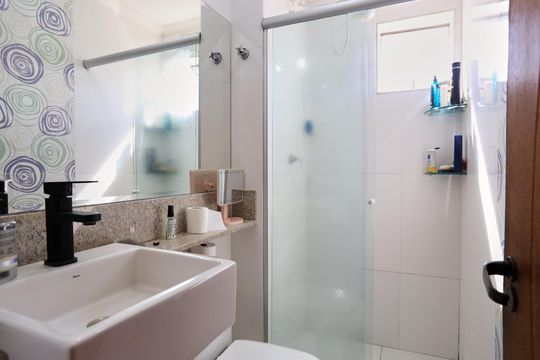 Banheiro de apartamento para alugar com 2 quartos, 60m² em Ipiranga, Belo Horizonte