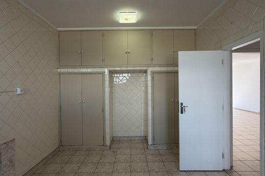 Cozinha de apartamento para alugar com 3 quartos, 200m² em Gonzaga, Santos