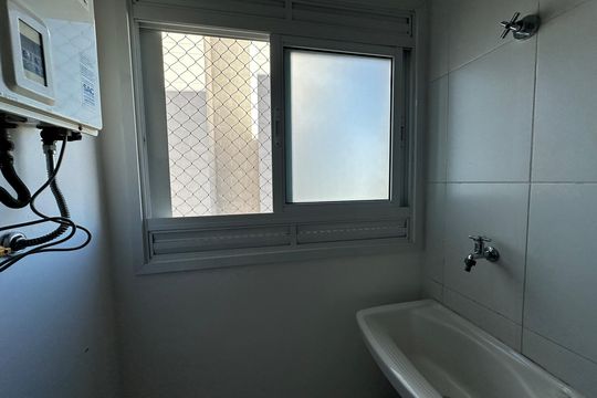 Área de Serviço de apartamento para alugar com 2 quartos, 72m² em Bethaville I, Barueri