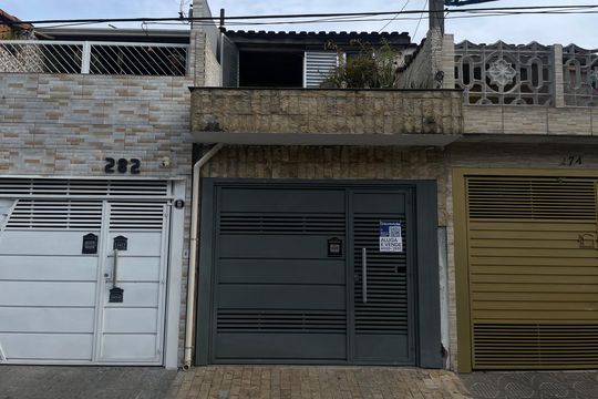 Fachada+Placa de casa à venda com 2 quartos, 114m² em Vila Sao Francisco, São Paulo