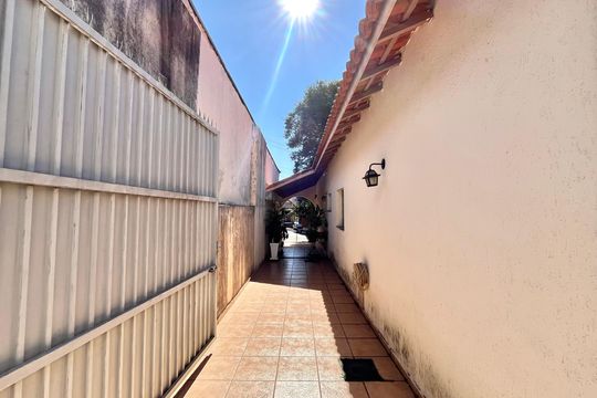 Garagem de casa à venda com 3 quartos, 275m² em Vila da Saúde, São Paulo