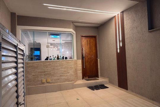 Garagem de casa à venda com 3 quartos, 200m² em Freguesia (jacarepaguá), Rio de Janeiro