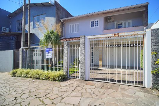 Fachada de casa à venda com 3 quartos, 300m² em Canudos, Novo Hamburgo