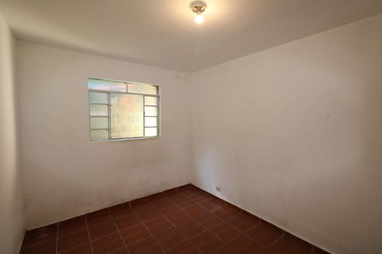 Quarto de casa para alugar com 1 quarto, 25m² em Piraporinha, Diadema