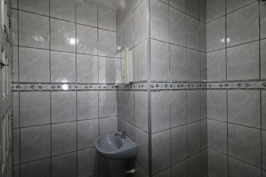 Banheiro de casa para alugar com 1 quarto, 25m² em Piraporinha, Diadema