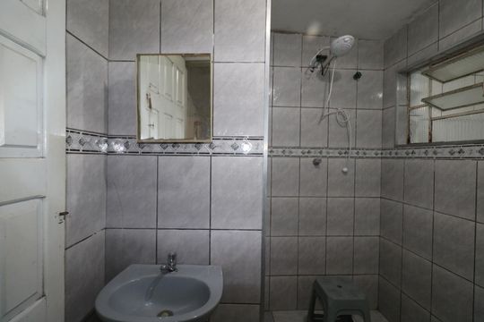 Banheiro de casa para alugar com 1 quarto, 25m² em Piraporinha, Diadema