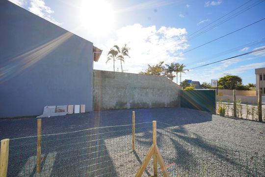 Vista do Quarto 2 de casa para alugar com 2 quartos, 28m² em Campeche, Florianópolis