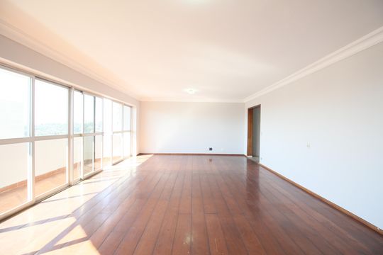 Sala de apartamento para alugar com 3 quartos, 234m² em Paraisópolis, São Paulo