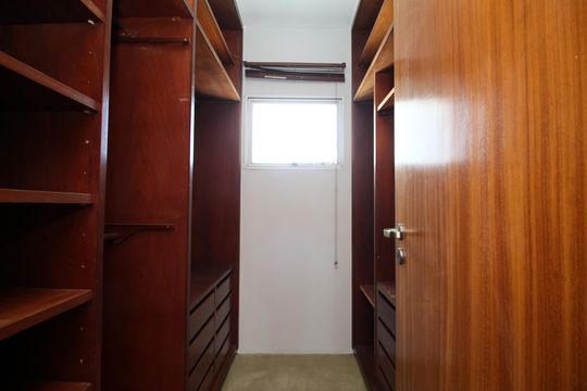 Closet da suíte de apartamento à venda com 3 quartos, 234m² em Paraisópolis, São Paulo