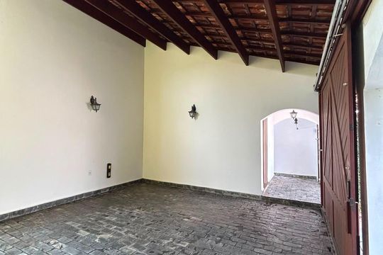 Garagem de casa à venda com 4 quartos, 350m² em Pinheirinho, Santo André