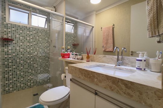 Banheiro social de apartamento para alugar com 3 quartos, 86m² em Vila Industrial, Campinas
