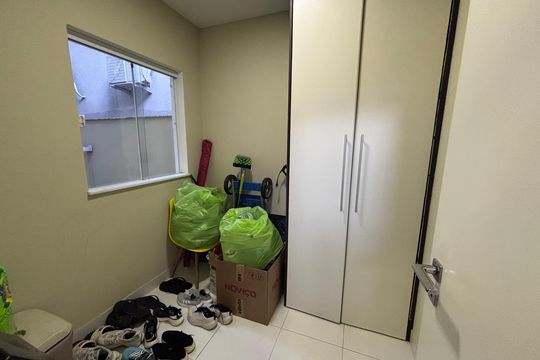 Quarto de Serviço de casa de condomínio à venda com 4 quartos, 360m² em Barra da Tijuca, Rio de Janeiro
