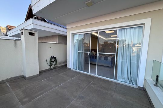 Varanda de casa de condomínio à venda com 4 quartos, 360m² em Barra da Tijuca, Rio de Janeiro
