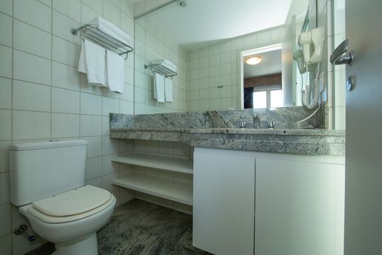 BANHEIRO de apartamento para alugar com 1 quarto, 38m² em Barro Preto, Belo Horizonte