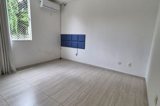 Casa de Condomínio à venda com 5 quartos, 300m² em Taquara, Rio de Janeiro