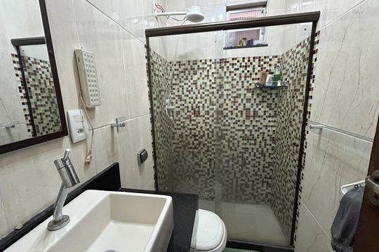 Banheiro de casa à venda com 3 quartos, 100m² em Piedade, Rio de Janeiro