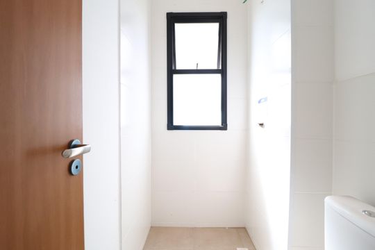 Banheiro Social de apartamento para alugar com 2 quartos, 55m² em Shopping Park, Uberlândia