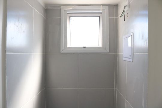 Banheiro de kitnet/studio à venda com 1 quarto, 25m² em Barra Funda, São Paulo