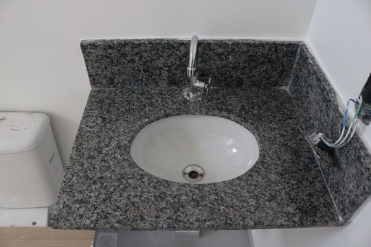 Banheiro de kitnet/studio à venda com 1 quarto, 25m² em Barra Funda, São Paulo