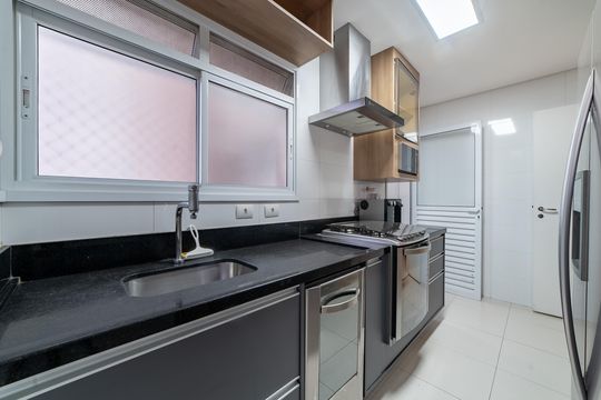 Cozinha de apartamento para alugar com 3 quartos, 95m² em Vila Regente Feijó, São Paulo