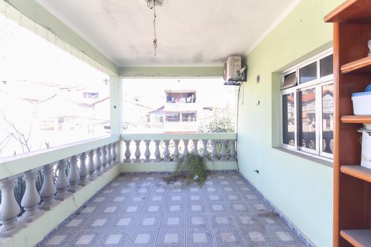 Varanda de casa à venda com 3 quartos, 350m² em Jardim Gianetti, São Paulo