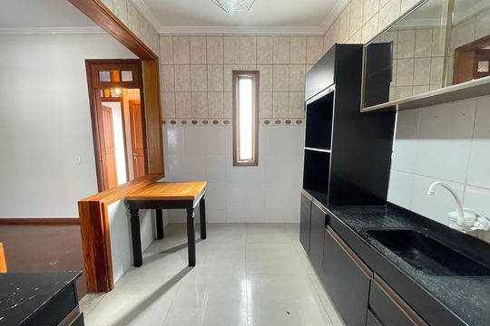 Cozinha de casa para alugar com 2 quartos, 95m² em Jardim Raposo Tavares, São Paulo