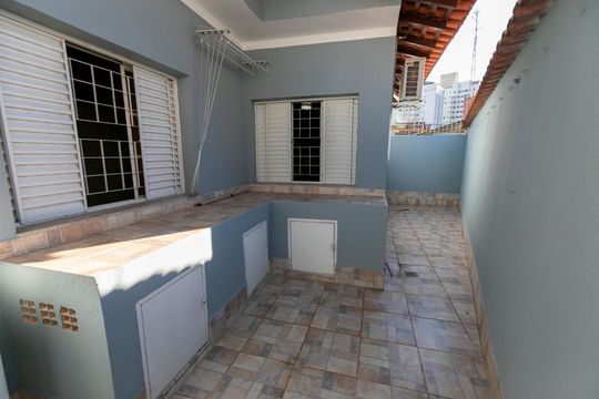 QUINTAL de casa à venda com 3 quartos, 150m² em Bonfim, Campinas