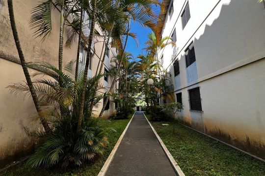 Corredor de apartamento à venda com 2 quartos, 50m² em Conjunto Residencial José Bonifácio, São Paulo