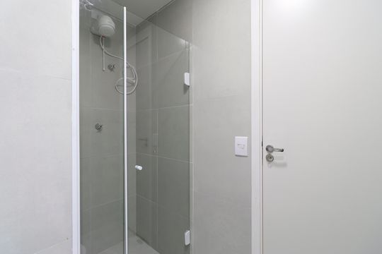 Banheiro  de apartamento para alugar com 1 quarto, 24m² em Barra Funda, São Paulo